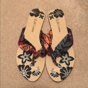 NWOT floral slippers